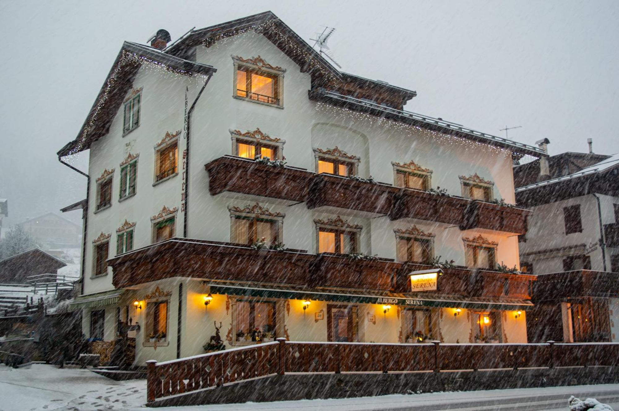 Hotel Serena - Tre Cime Views Auronzo di Cadore Eksteriør billede