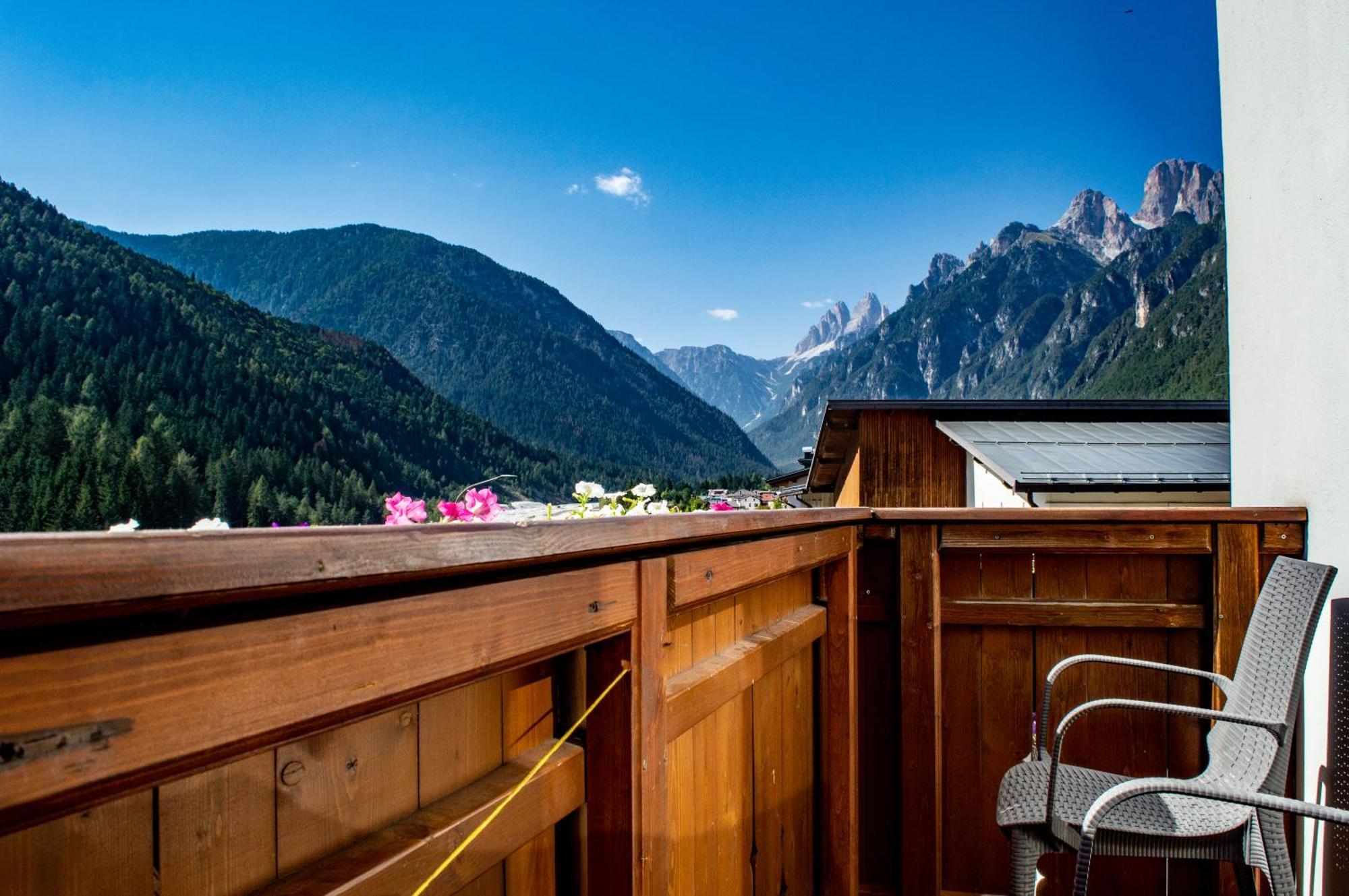 Hotel Serena - Tre Cime Views Auronzo di Cadore Eksteriør billede