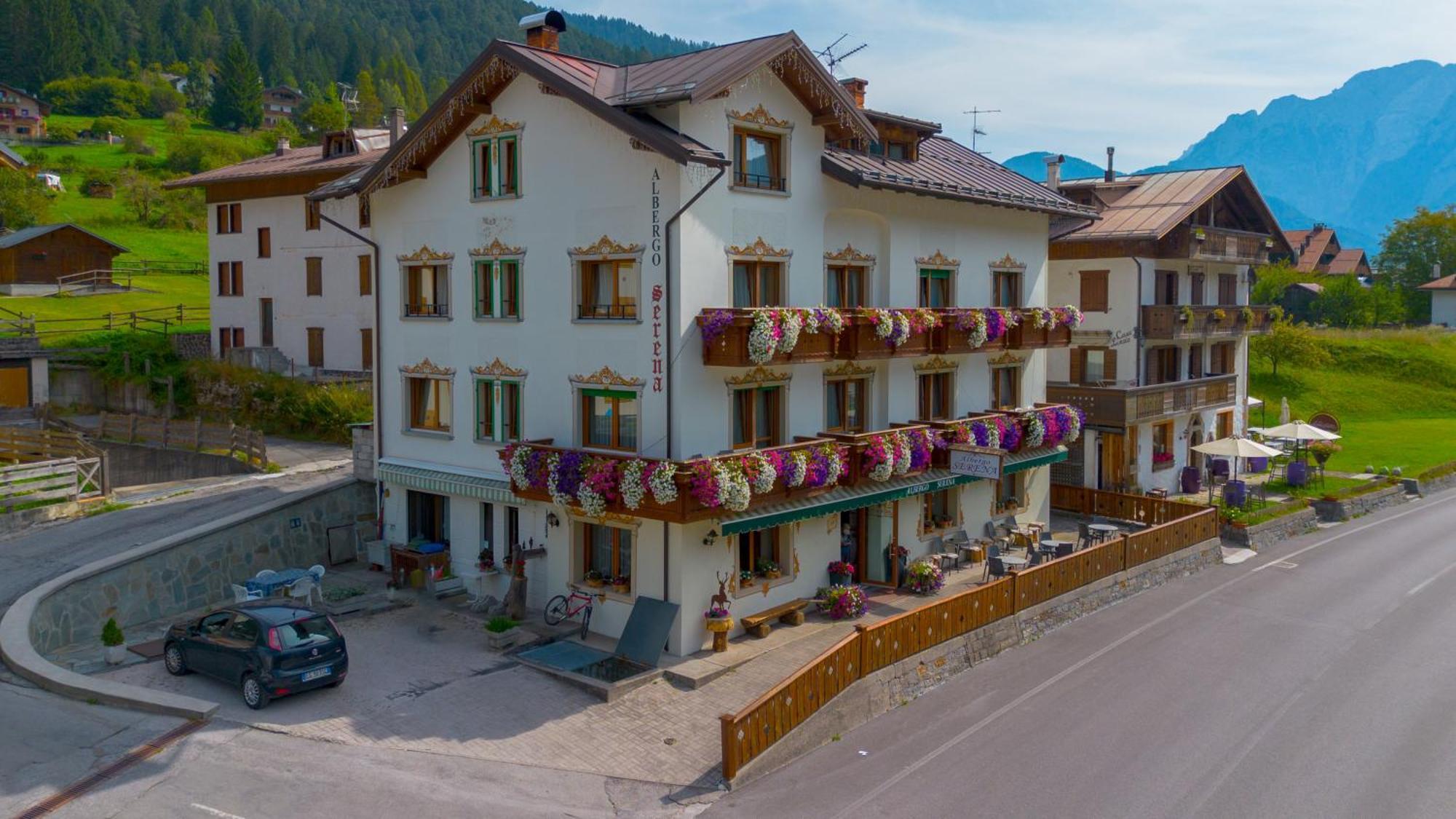Hotel Serena - Tre Cime Views Auronzo di Cadore Eksteriør billede