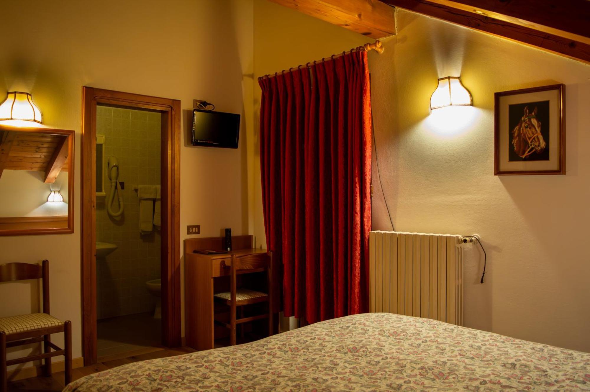 Hotel Serena - Tre Cime Views Auronzo di Cadore Værelse billede