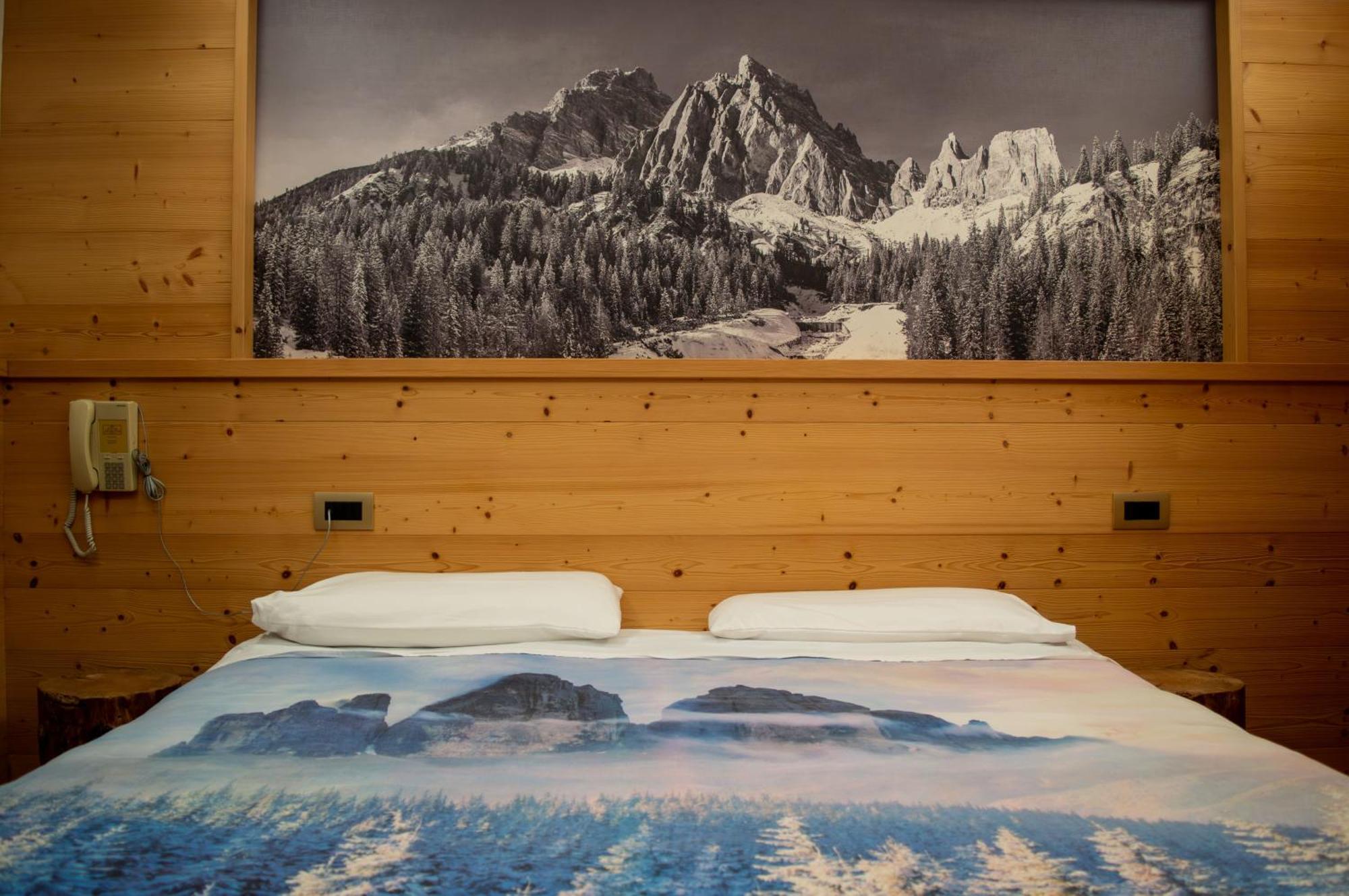 Hotel Serena - Tre Cime Views Auronzo di Cadore Værelse billede